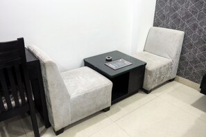 Deluxe tweepersoonskamer, balkon, uitzicht op de stad | Interieur