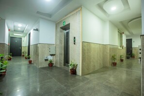 Dobbeltrom – deluxe, balkong, byutsikt | Innvendig