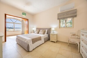 4 bedrooms, iron/ironing board, WiFi, bed sheets - Azure Dream: Lux 4-Bed Villa with Pool, Sea View & Garage (Il-Mellieħa)