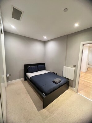 1 bedroom, WiFi, bed sheets - Urban Nest 1 Bedroom (Hounslow)