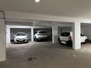 Parking - Hotel SK Temple View (Tiruvannamalai)