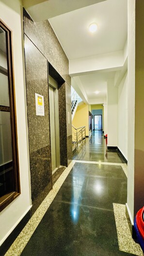 Lift - Hotel SK Temple View (Tiruvannamalai)