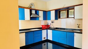 Private kitchen - Hotel SK Temple View (Tiruvannamalai)