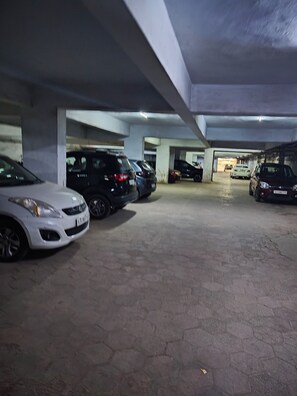 Property grounds - Hotel Green Land (Ahmedabad)