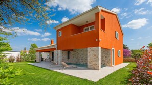 Exterior - Villa  Valle Lux by Villas Guide (Bale)
