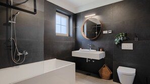 Shower, hair dryer, towels - Villa  Valle Lux by Villas Guide (Bale)
