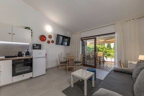 Family Apartment, Multiple Bedrooms, Mountainside (Punta Debij Apartment Natasa) | Living area - Punta Debij Apartments (Punat)
