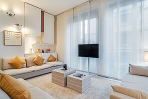 Living area - "3 Bedrooms in Center" Penthouse Garden View + Duomo 5Min. (Milano)