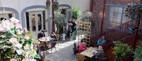 Buiten dineren