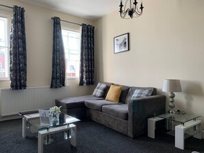Living area - The Roaches Suite - Large 2 Bedroom Apartment (Alton Towers & Staffordshire Villages)