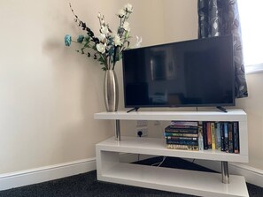 Interior - The Roaches Suite - Large 2 Bedroom Apartment (Alton Towers & Staffordshire Villages)