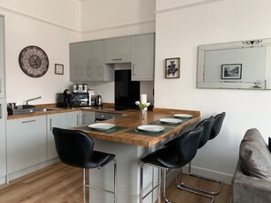 Private kitchen - The Rudyard Suite - Large 1 Bed Apartment (Alton Towers & Staffordshire Villages)