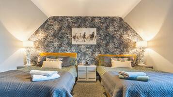 3 bedrooms, iron/ironing board, WiFi, bed sheets
