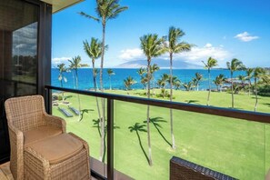 Property grounds - Kihei Surfside #512 Oceanfront Condo W/ Stunning Views-Relaxing Coastal Comfort (Kihei, Maui)