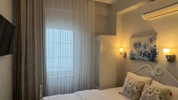 Superior Double Room, City View