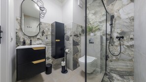 Apartment (5) | Bathroom | Shower, hair dryer, towels - Apartamenty Sun&Snow Baltic Sun II (Sztutowo)