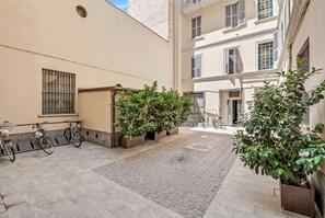 Property grounds - "3 Beds View Urban" + Metro Under the Duomo House 5 Minutes (Milano)