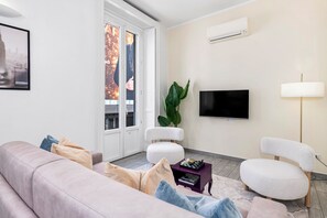 Living area - "3 Beds View Urban" + Metro Under the Duomo House 5 Minutes (Milano)
