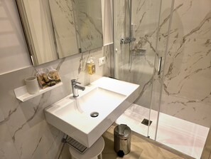 Unclassified image, 4 of 6, button - Charme Flower Rooms (Verona)