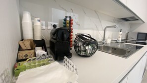 Fridge, microwave - Charme Flower Rooms (Verona)