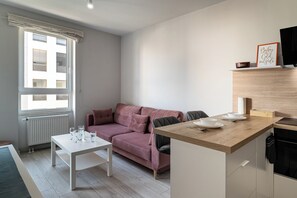 Appartement, balcon | Salle de séjour