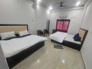 Family Double or Twin Room, Balcony, Garden View - Hotel Anuj Palace l Near Ram Mandir (Ayodhya)