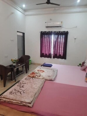 Room - Hotel Anuj Palace l Near Ram Mandir (Ayodhya)