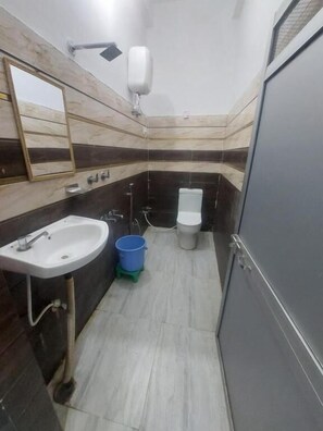 Bathroom - Hotel Anuj Palace l Near Ram Mandir (Ayodhya)