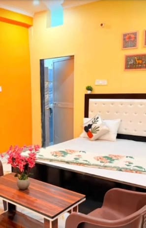 Deluxe Double Room, Balcony, Bay View - Hotel Anuj Palace l Near Ram Mandir (Ayodhya)
