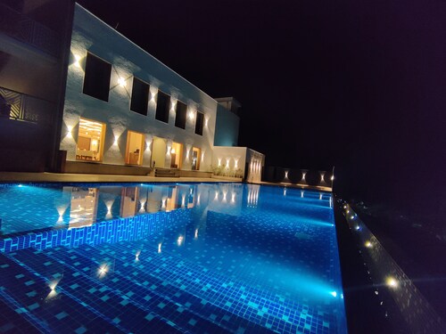 Bindiga Peak Resorts