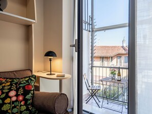 Living area - Nice apartment for 3 guests with A/C, WIFI, TV and balcony (Alba)