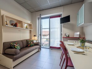 Living area - Nice apartment for 3 guests with A/C, WIFI, TV and balcony (Alba)
