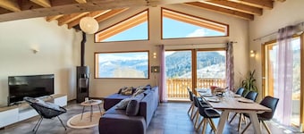 Beautiful private villa for 6 guests with WIFI, TV, terrace and panoramic view