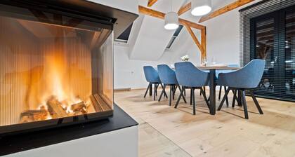 Schönes alleinstehendes Ferienhaus für 20 Personen mit W-LAN, TV, Terrasse und Haustiere erlaubt