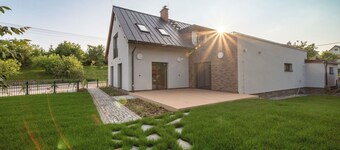 Beautiful private villa for 20 guests with WIFI, TV, terrace and pets allowed