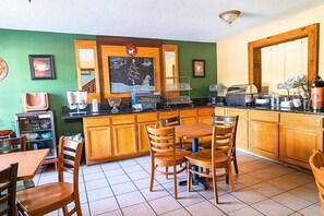 Dining - Coratel Inn and Suites by Jasper Black River Falls - Standard 1 king bed NS (Black River Falls)