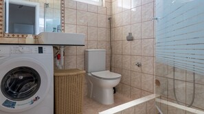 Shower, hair dryer, towels - Apartman Luka by Villas Guide (Klek)