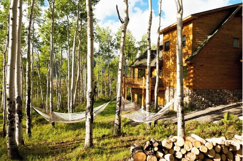 Lakeview Mountain Cabin with Wraparound Deck, Hot Tub & Wood Burning Fireplace.