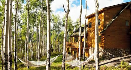 Lakeview Mountain Cabin with Wraparound Deck, Hot Tub & Wood Burning Fireplace.