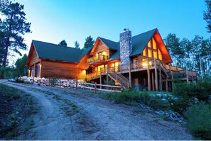 Exterior - Lakeview Mountain Cabin w/ Deck, Hot Tub & Wood Burning Fireplace. Pet-Friendly! (Twin Lakes)