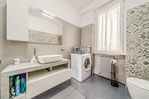 Bathroom - Casa Francesco - close to the airport (Azzano San Paolo)