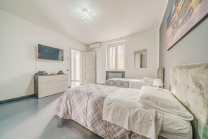 Iron/ironing board - Casa Francesco - close to the airport (Azzano San Paolo)
