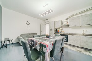 Standard Apartment, Balcony, Courtyard View | Private kitchen - Casa Francesco - close to the airport (Azzano San Paolo)