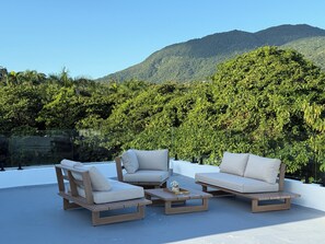 Terrace/patio - modern Caribbean luxury in this stunning 4-bedroom villa in Puerto Plata (Urb El Doral)