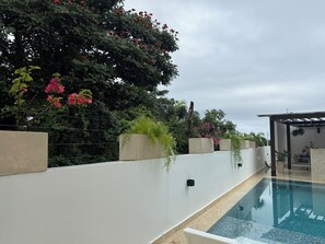 Outdoor pool - modern Caribbean luxury in this stunning 4-bedroom villa in Puerto Plata (Urb El Doral)
