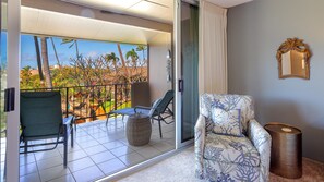 Terrace/patio - Coastal Styled Kaanapali Condo with Ocean & Golf Course Views | Unit B202 (Kaanapali)