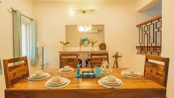 Deluxe Villa, Balcony | Dining