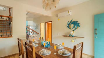 Deluxe Villa, Balcony | Dining