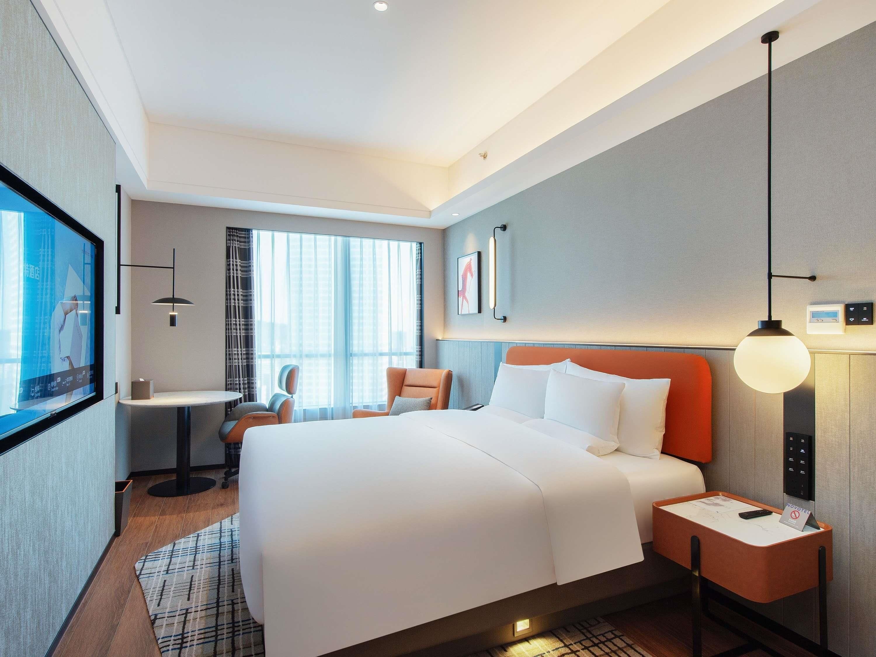 Deluxe Room, 1 King Bed (City side)