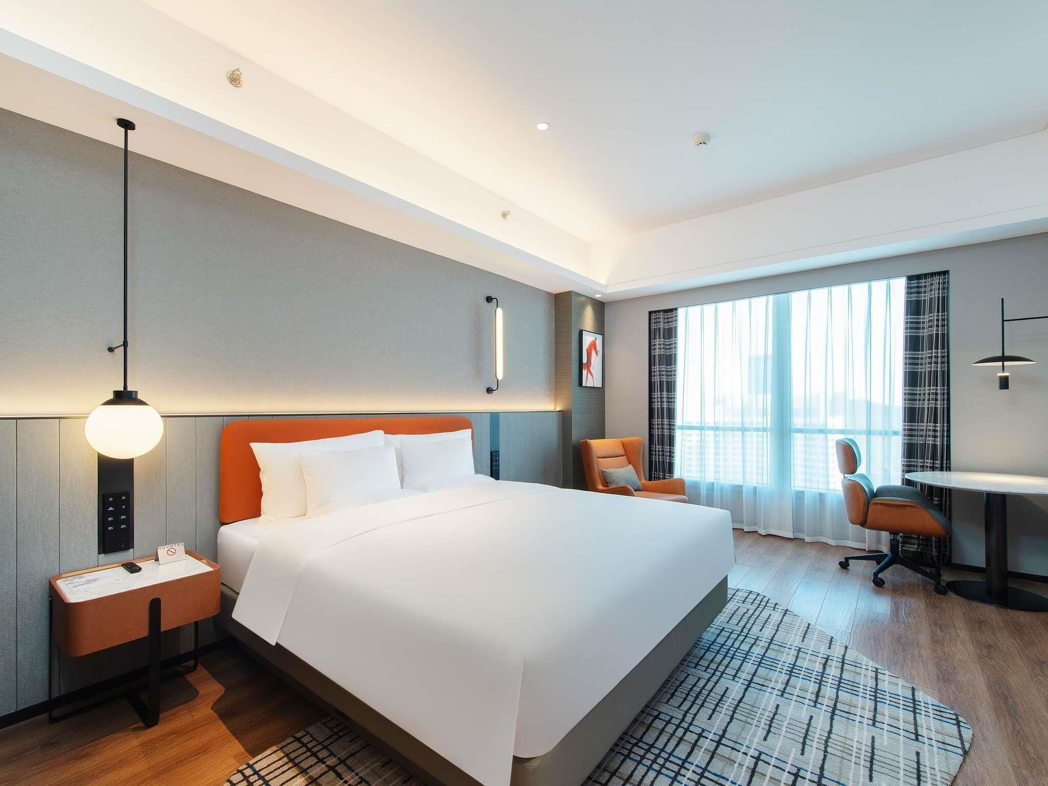 Superior Room, 1 King Bed, Bay View | Premium bedding, down comforters, Tempur-Pedic beds, free minibar